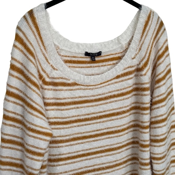 NYDJ White and Mustard Yellow Whisker Scoop Neck Sweater Women's Size M - Picture 4 of 12